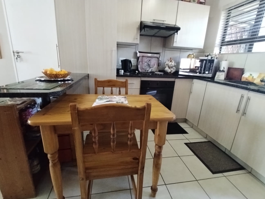 2 Bedroom Property for Sale in Waterval East North West